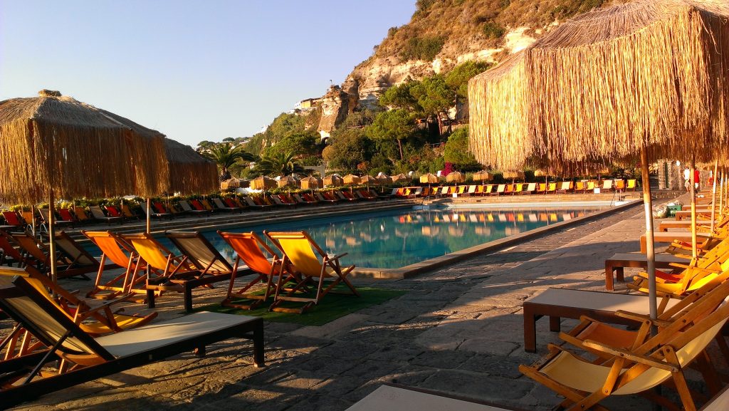 Les thermes côté