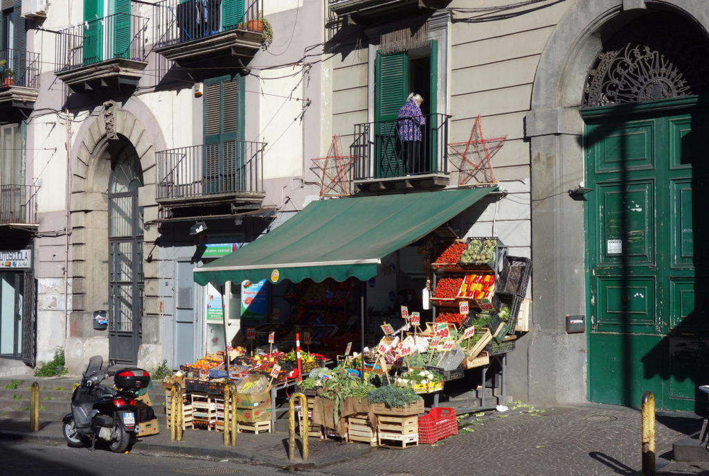 Naples Et Ses Cliches L Occhio Di Lucie